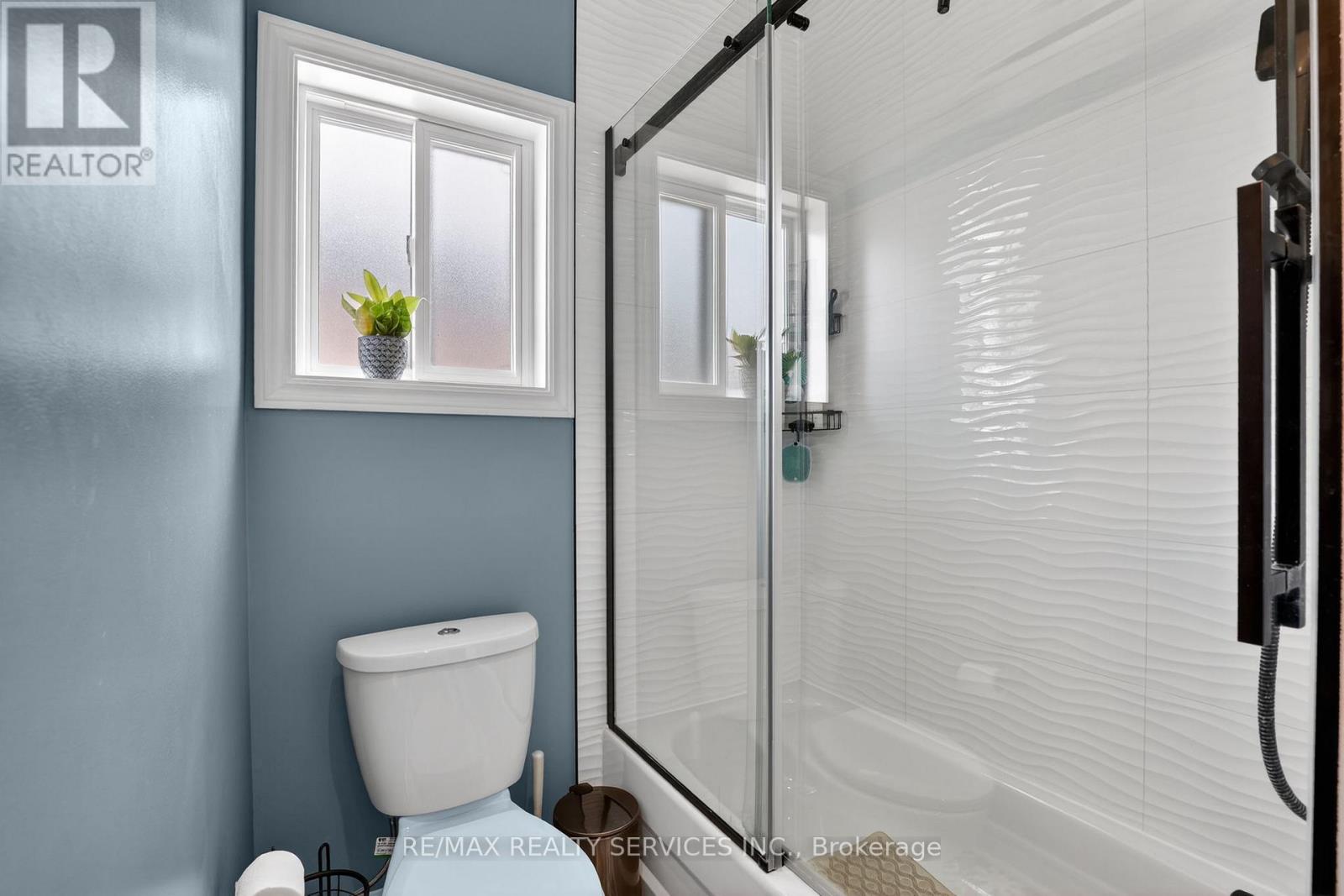 4 Valleybrae Court, Caledon, Ontario  L7C 1B8 - Photo 20 - W12846924