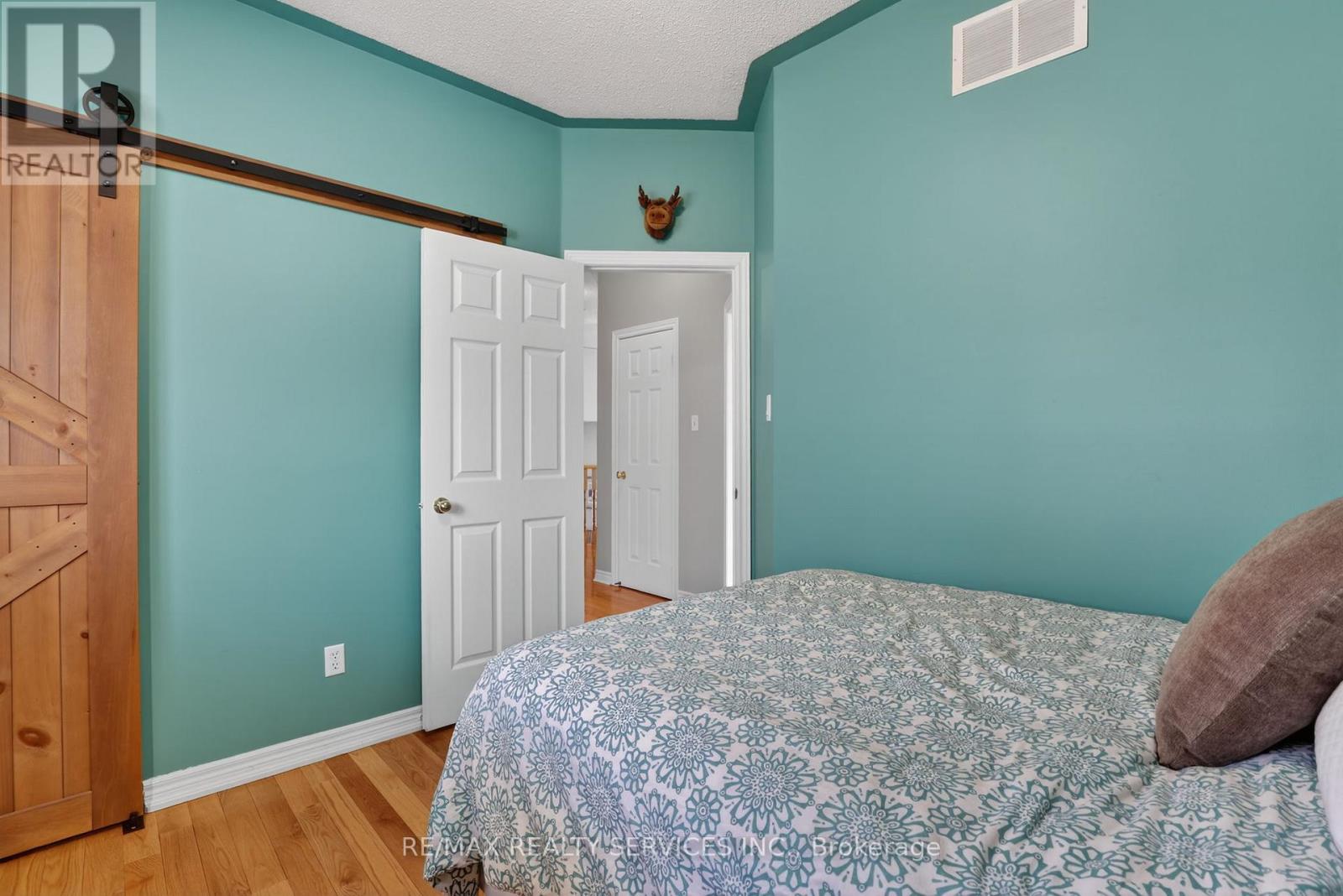 4 Valleybrae Court, Caledon, Ontario  L7C 1B8 - Photo 22 - W12846924