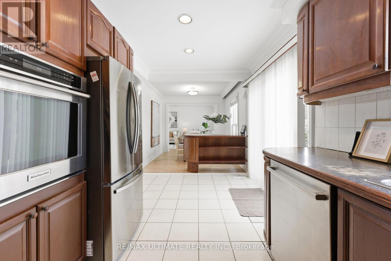 1867 Bough Beeches Boulevard, Mississauga, Ontario  L4W 2J8 - Photo 11 - W12846942