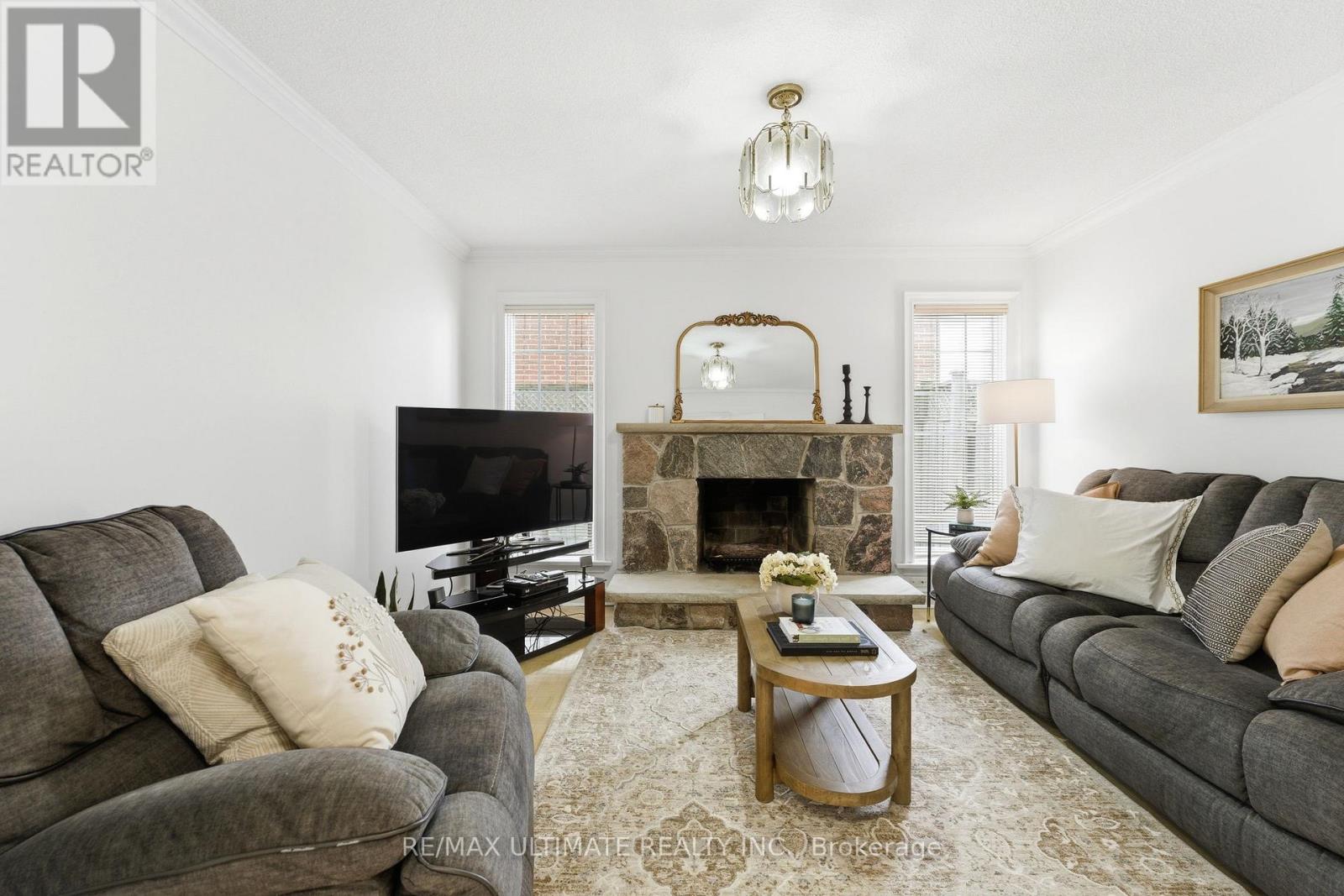 1867 Bough Beeches Boulevard, Mississauga, Ontario  L4W 2J8 - Photo 13 - W12846942