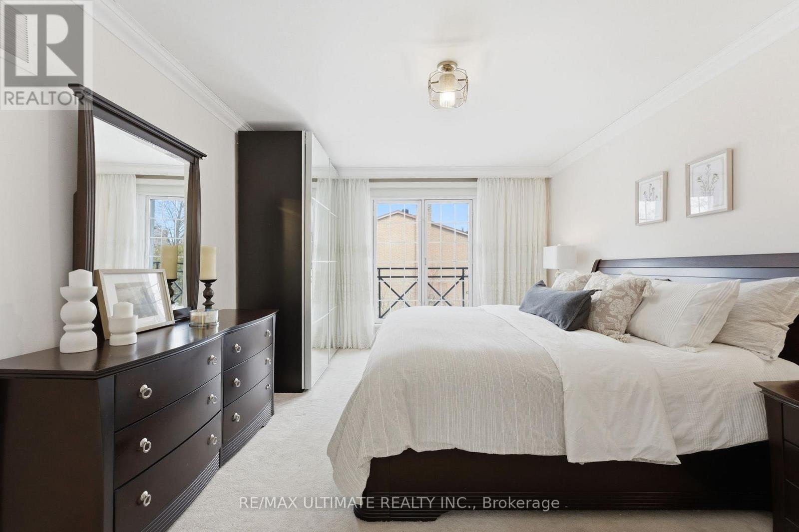 1867 Bough Beeches Boulevard, Mississauga, Ontario  L4W 2J8 - Photo 16 - W12846942