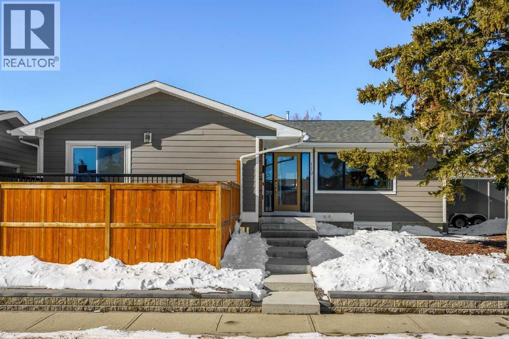 119 Silvercreek Close Nw, Calgary, Alberta  T3B 4G2 - Photo 1 - A2289202
