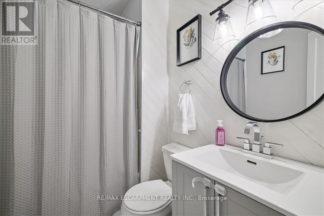 9 Inglewood Street, Brantford, Ontario  N3P 1A4 - Photo 11 - X12846908