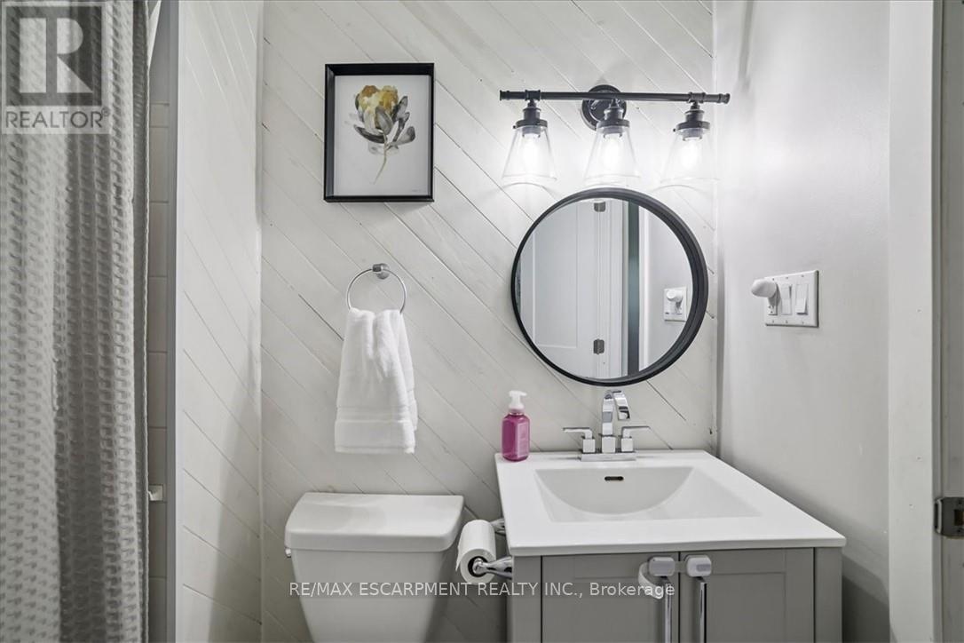 9 Inglewood Street, Brantford, Ontario  N3P 1A4 - Photo 12 - X12846908