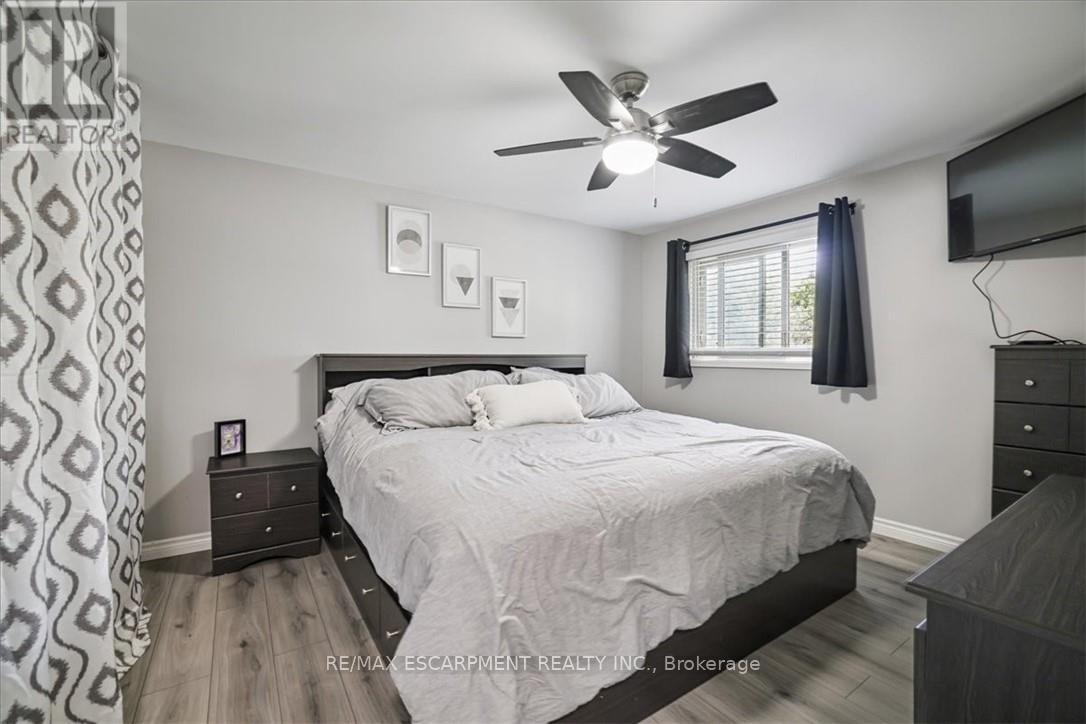 9 Inglewood Street, Brantford, Ontario  N3P 1A4 - Photo 14 - X12846908