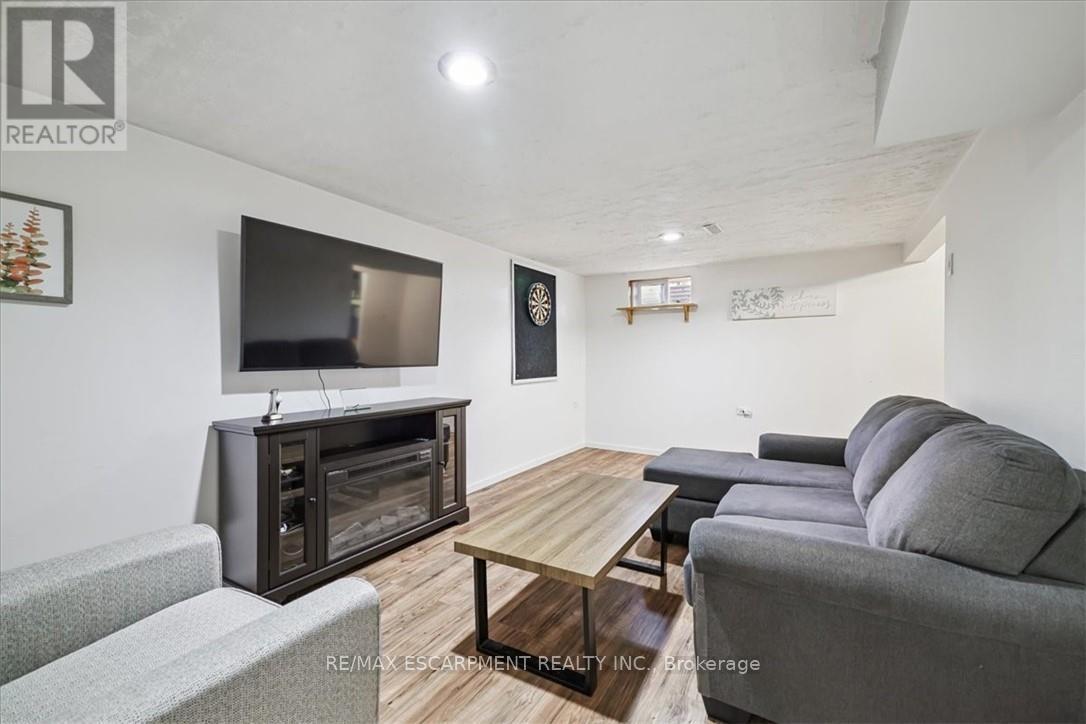 9 Inglewood Street, Brantford, Ontario  N3P 1A4 - Photo 22 - X12846908