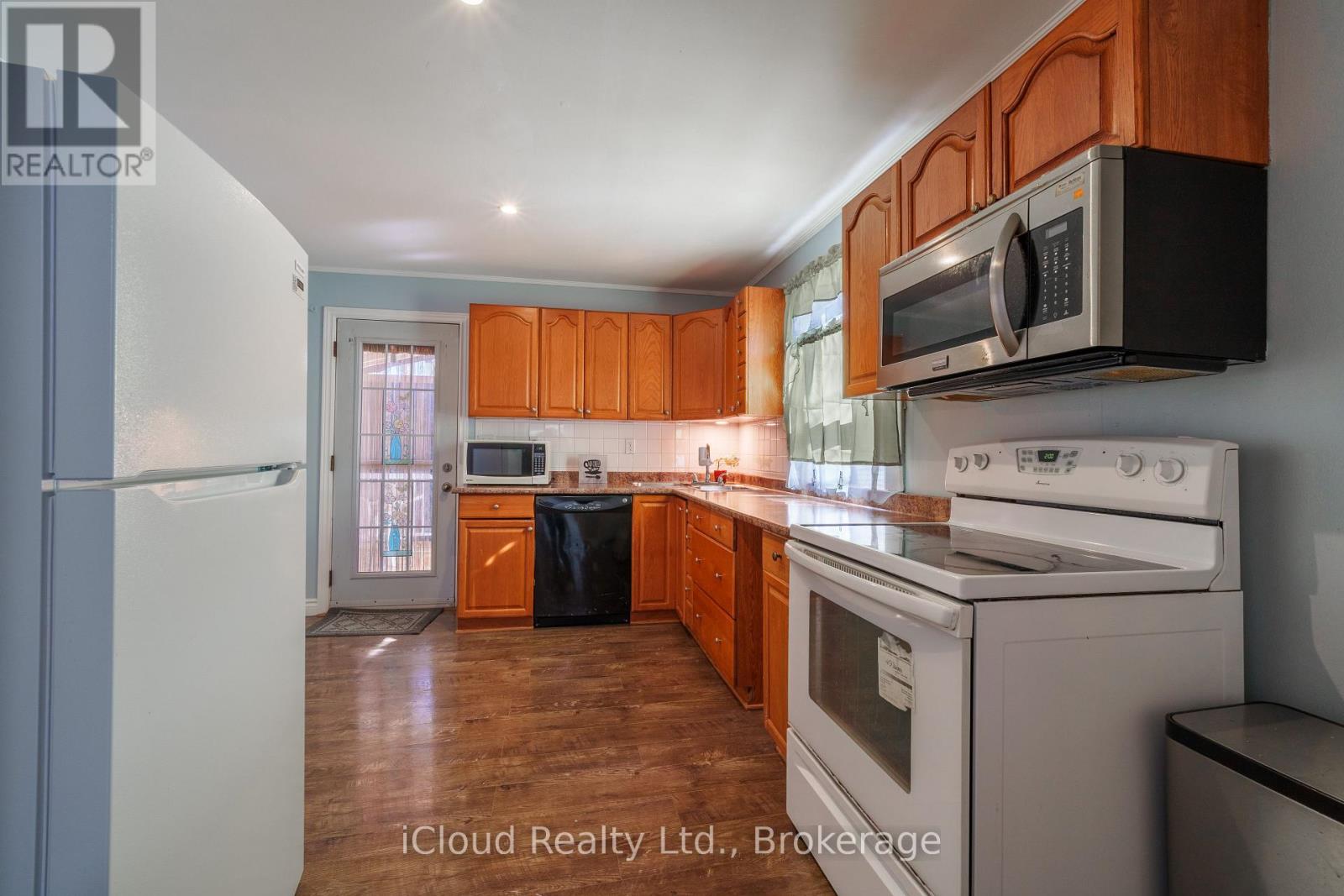 2 Richmond Avenue, St. Catharines, Ontario  L2R 3W7 - Photo 10 - X12846954