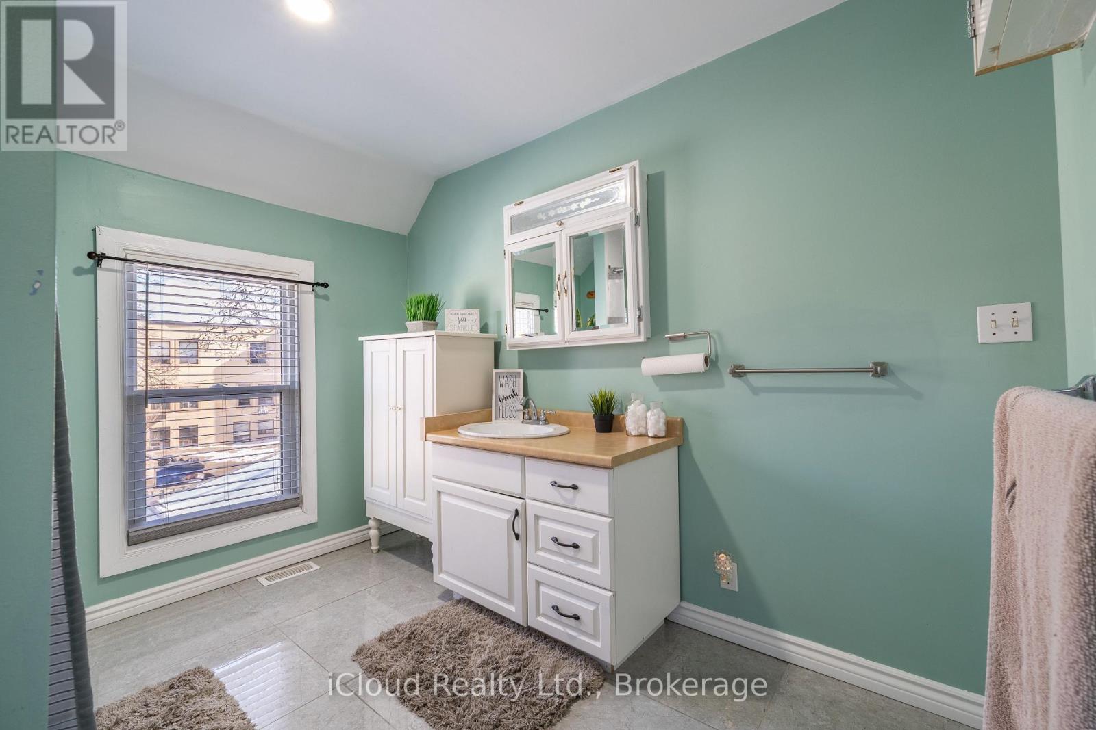 2 Richmond Avenue, St. Catharines, Ontario  L2R 3W7 - Photo 17 - X12846954