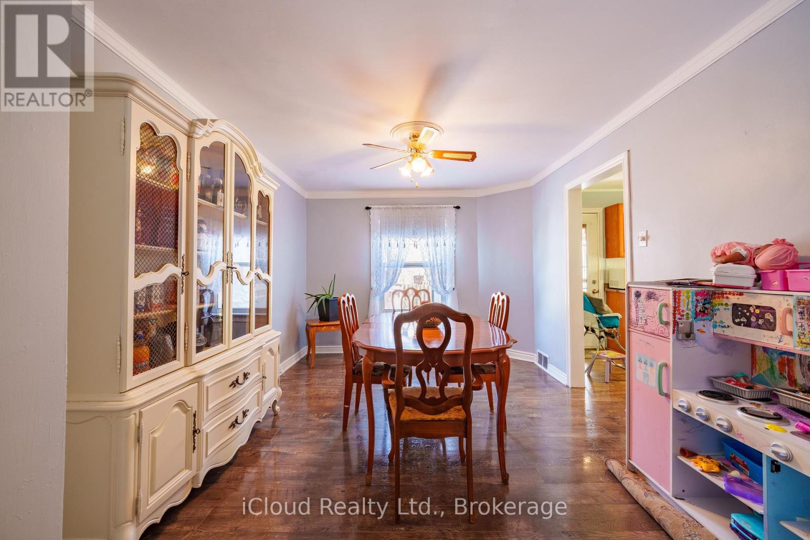 2 Richmond Avenue, St. Catharines, Ontario  L2R 3W7 - Photo 4 - X12846954