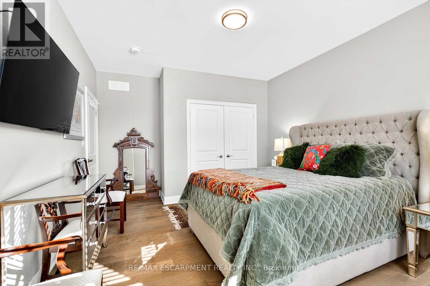 4 - 3757 St. Peter Avenue, Niagara Falls, Ontario  L2J 0G2 - Photo 7 - X12846982