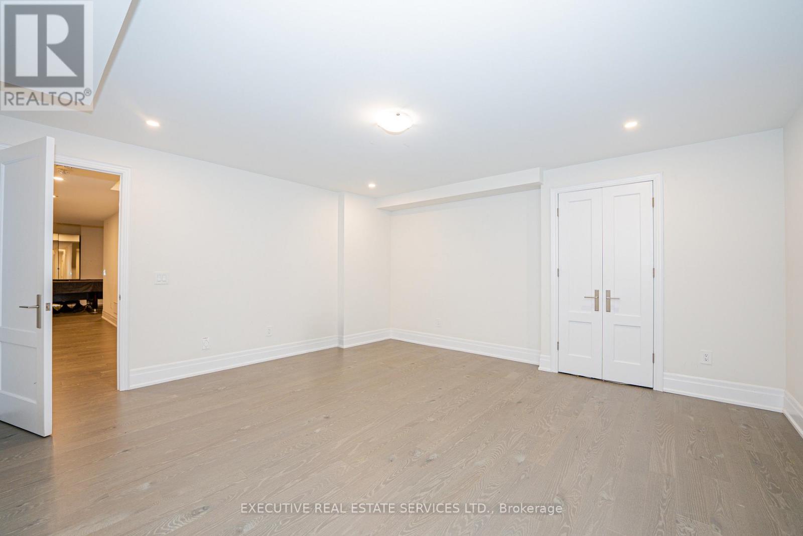 1217 Ironbridge Road, Oakville, Ontario  L6M 5M5 - Photo 23 - W12773676