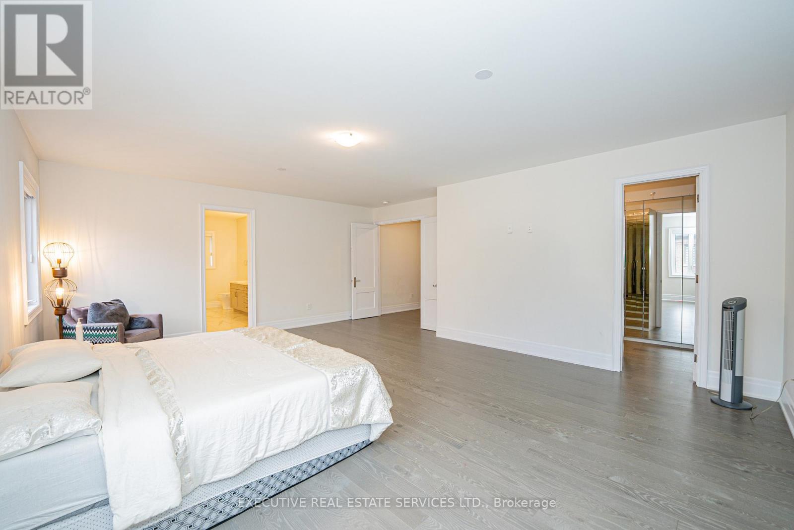 1217 Ironbridge Road, Oakville, Ontario  L6M 5M5 - Photo 5 - W12773676