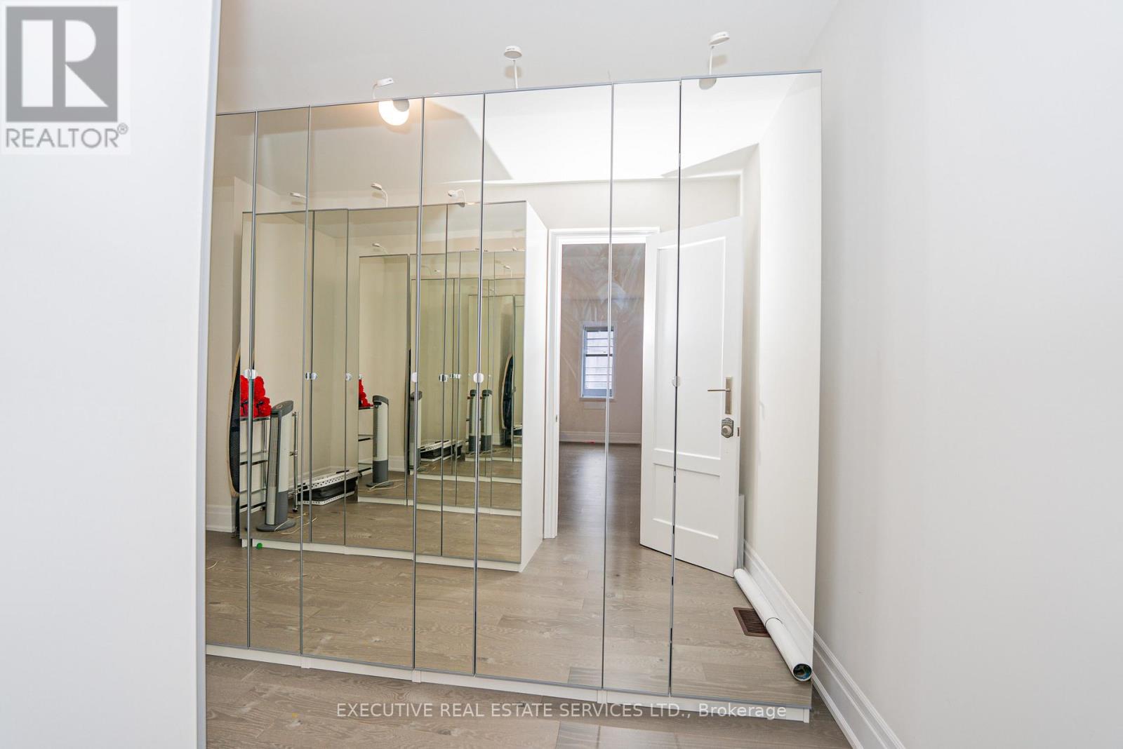 1217 Ironbridge Road, Oakville, Ontario  L6M 5M5 - Photo 9 - W12773676