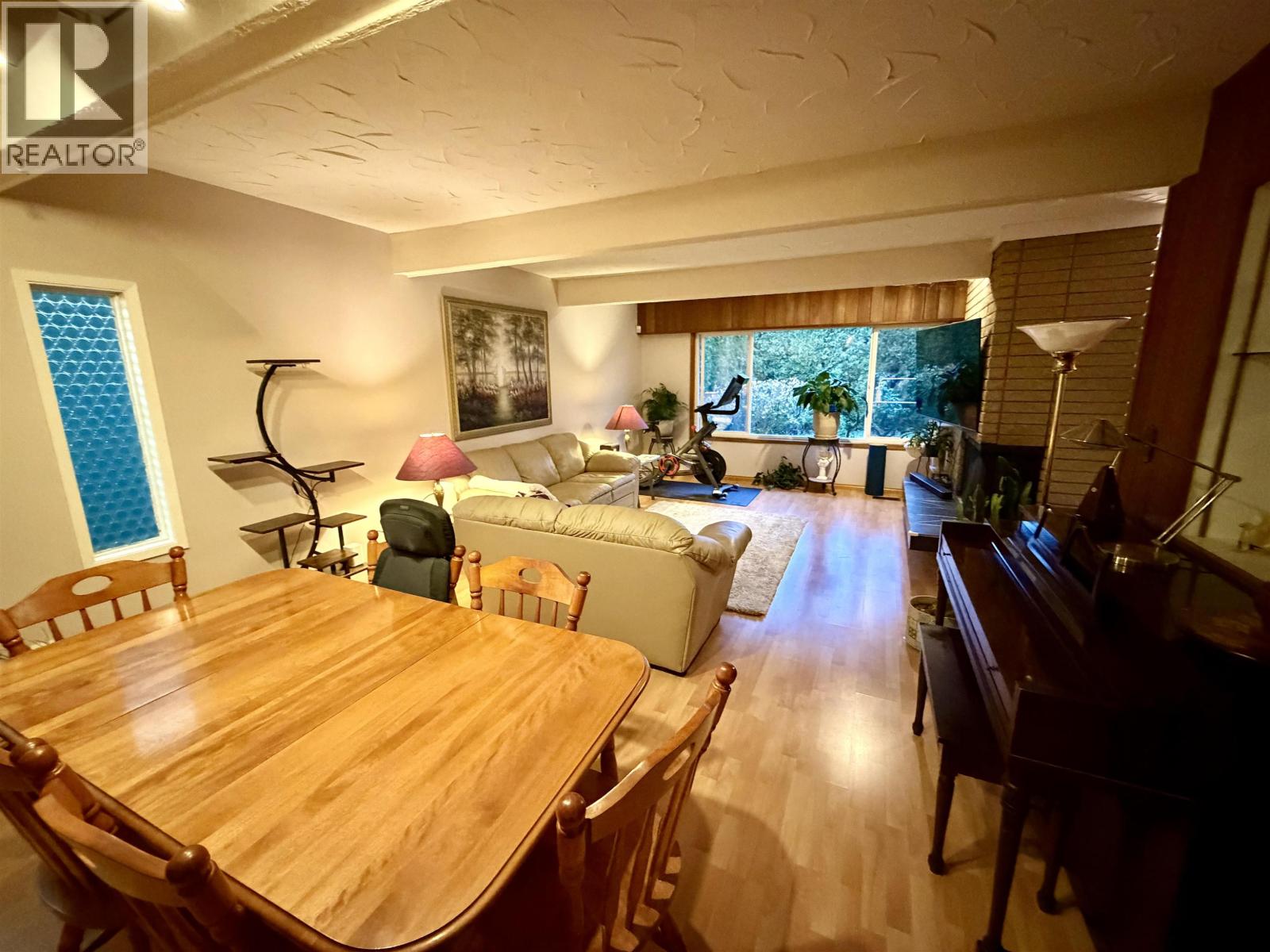 7040 Halifax Street, Burnaby, British Columbia  V5A 1L8 - Photo 3 - R3094938