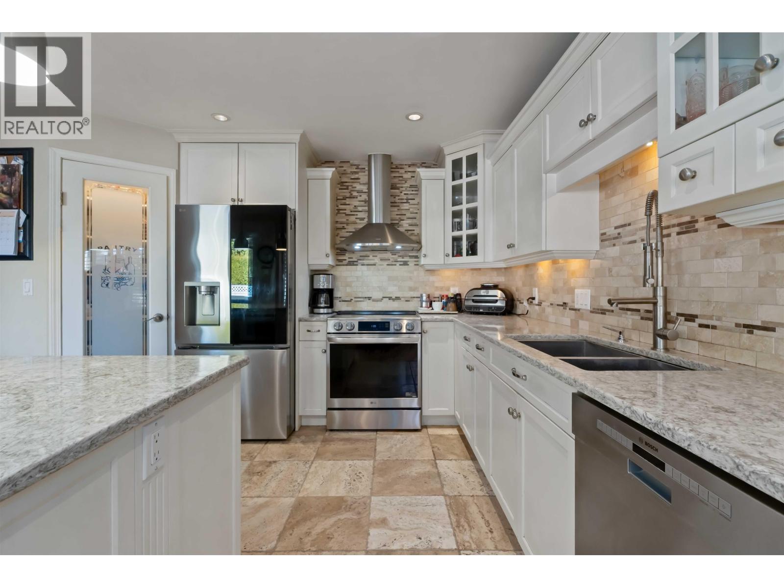 24109 124 Avenue, Maple Ridge, British Columbia  V4R 1N3 - Photo 10 - R3096414