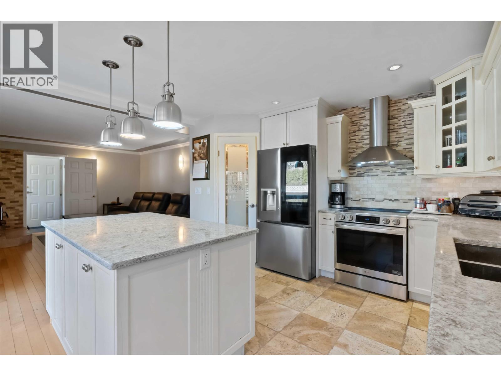 24109 124 Avenue, Maple Ridge, British Columbia  V4R 1N3 - Photo 9 - R3096414