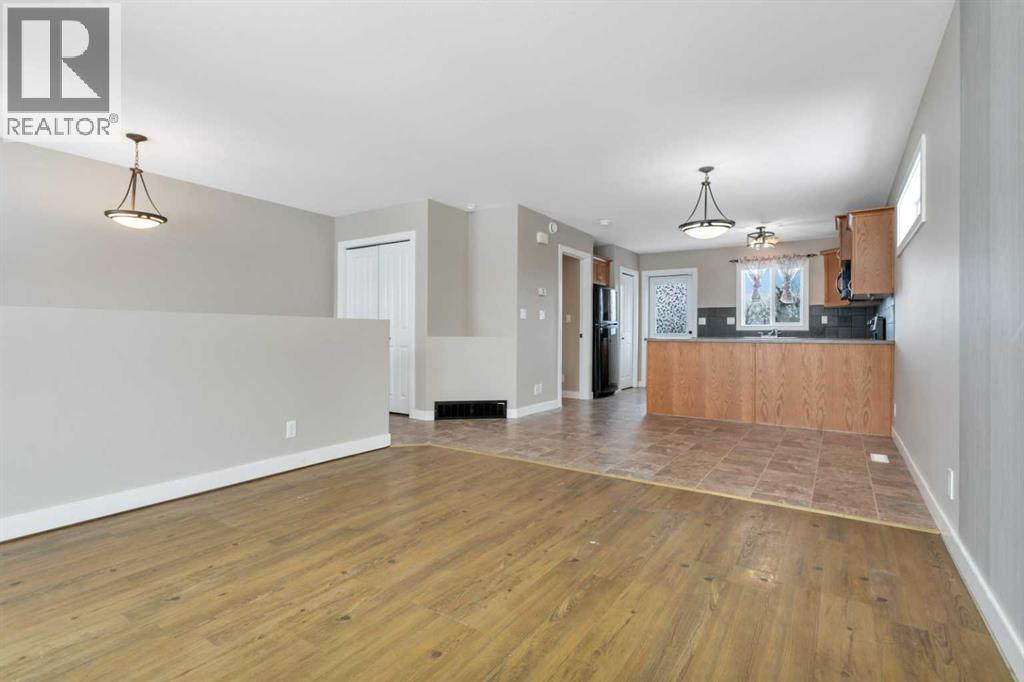 165 Kelloway Crescent, Red Deer, Alberta  T4P 0H5 - Photo 4 - A2289859