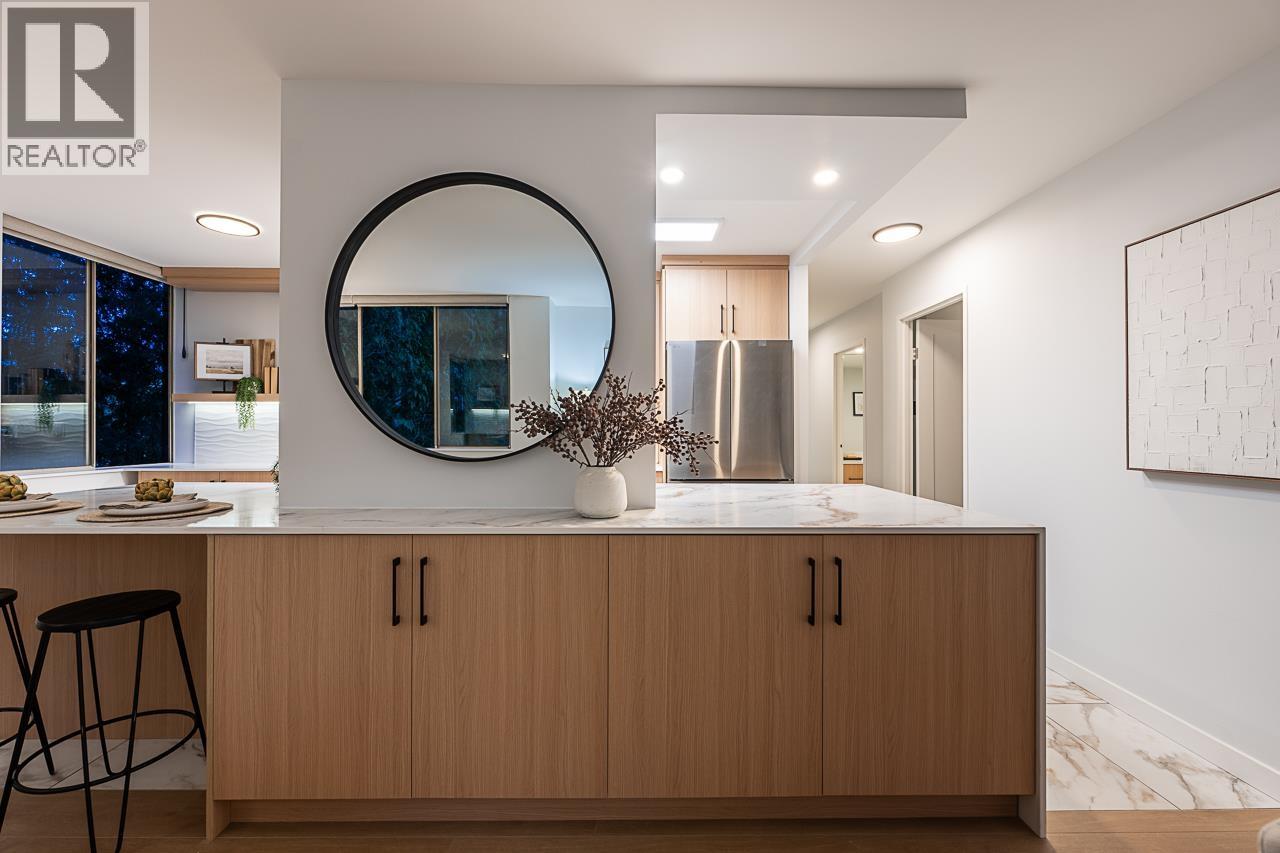 608 2004 Fullerton Avenue, North Vancouver, British Columbia  V7P 3G8 - Photo 11 - R3093342