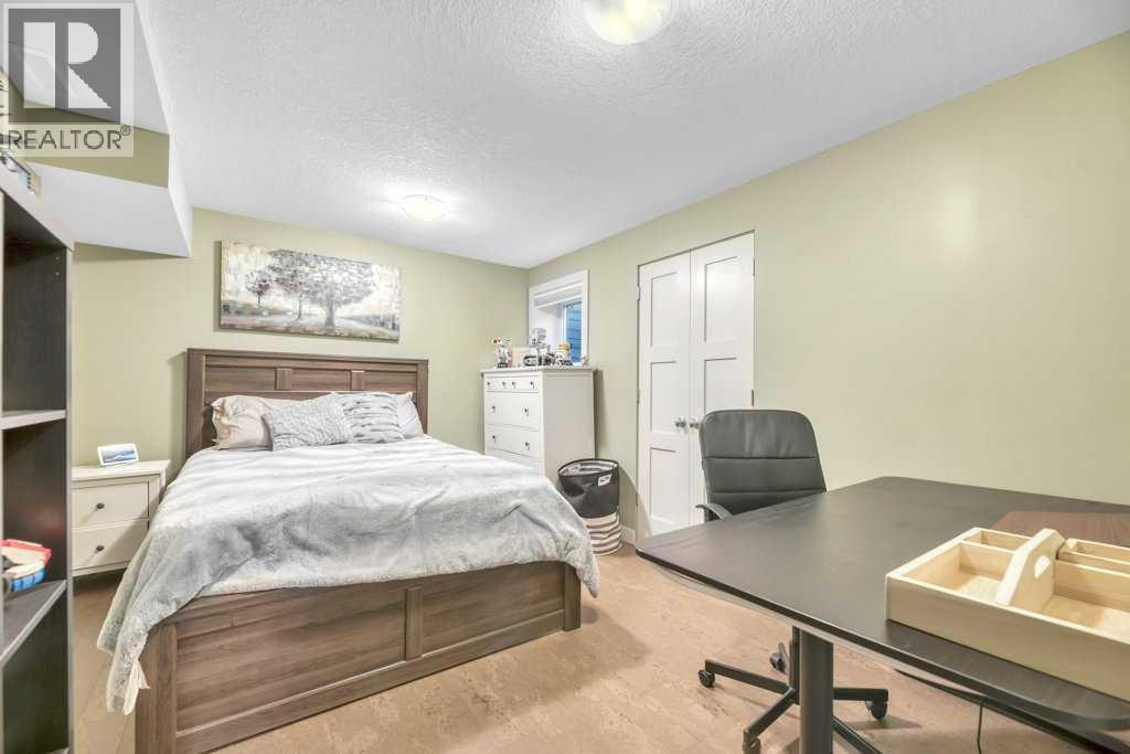 2242 25a Street Sw, Calgary, Alberta  T3E 1Y9 - Photo 36 - A2290367