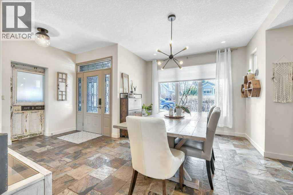 2242 25a Street Sw, Calgary, Alberta  T3E 1Y9 - Photo 5 - A2290367