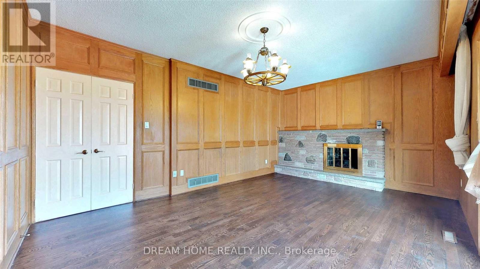 105 Page Avenue, Toronto, Ontario  M2K 2B8 - Photo 4 - C12846994