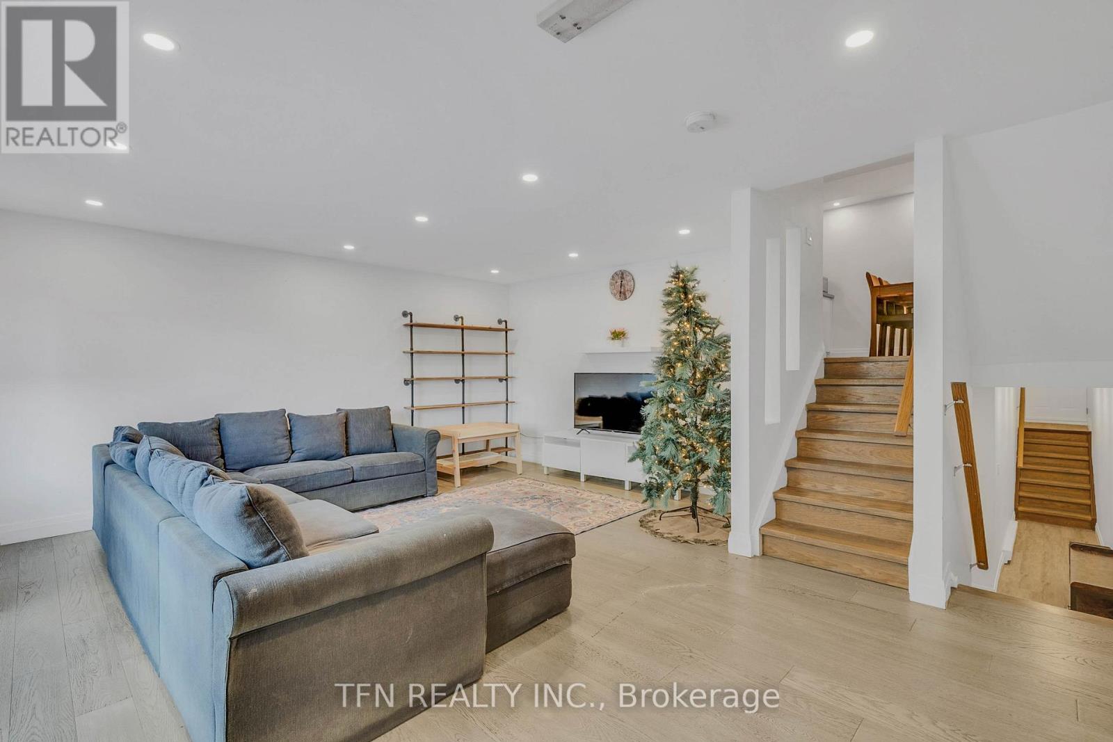 115 - 242 Milestone Crescent, Aurora, Ontario  L4G 3M2 - Photo 2 - N12846988