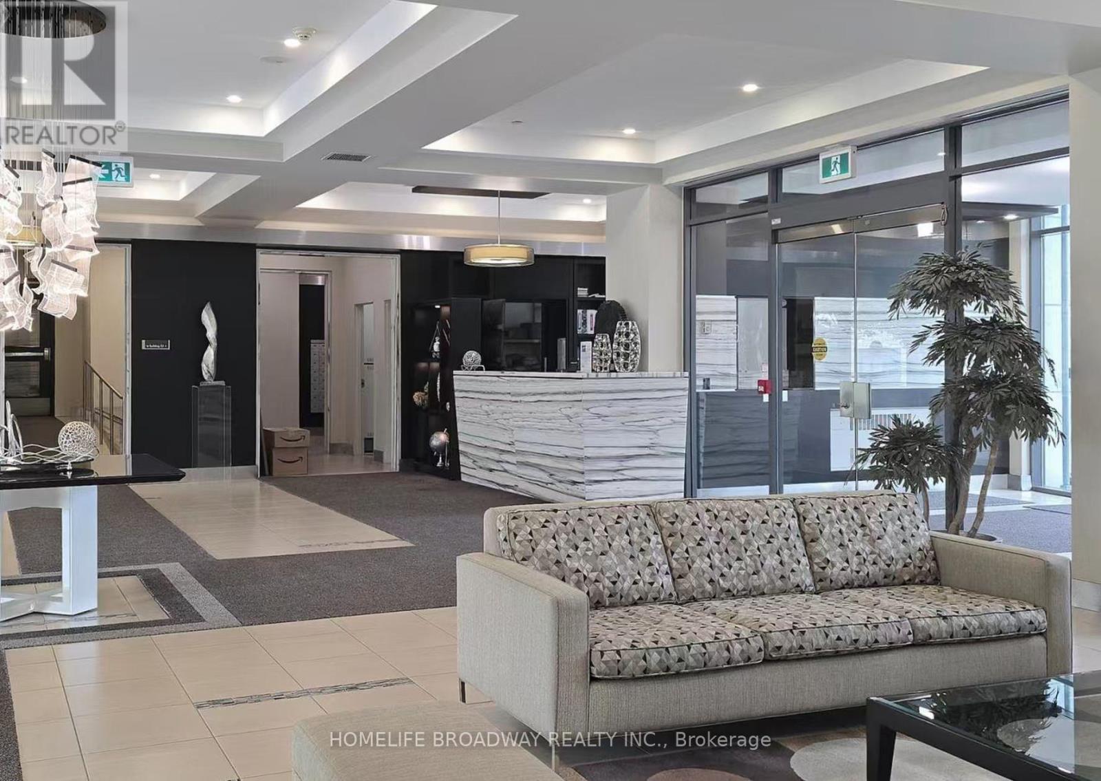 206 - 75 South Town Centre Boulevard, Markham, Ontario  L6G 0B3 - Photo 3 - N12699712