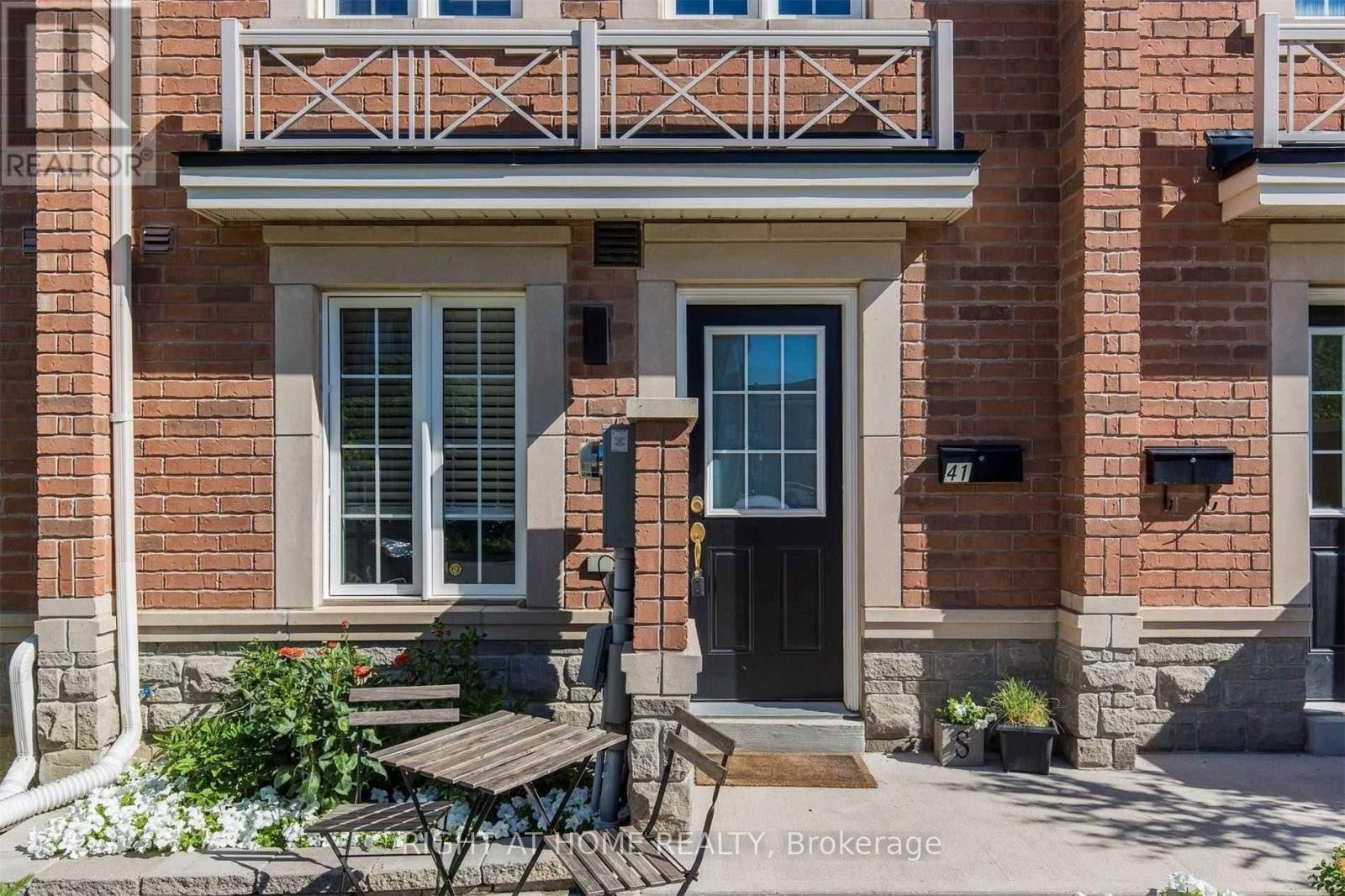 41 Ted Wray Circle, Toronto, Ontario  M3L 0G8 - Photo 3 - W12847000