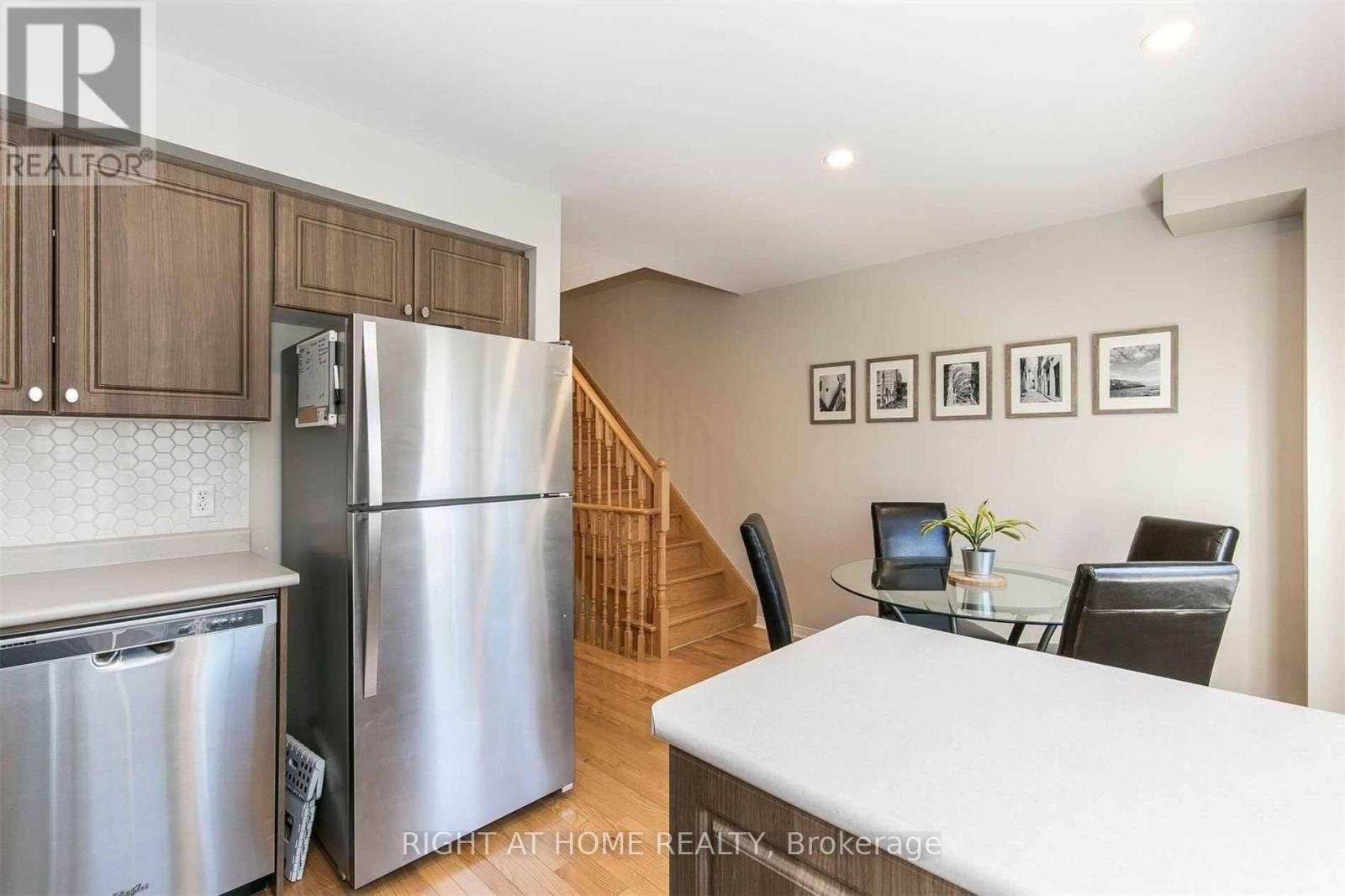 41 Ted Wray Circle, Toronto, Ontario  M3L 0G8 - Photo 9 - W12847000