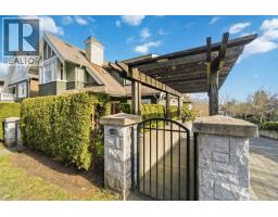 <div class="price">$1,798,000</div> 2420 Sasamat Street, Vancouver<br><div style="margin-bottom:8px;"><small>Dexter Realty</small></div><div class='bed_bath'>2 Bed | 3 Bath</div>