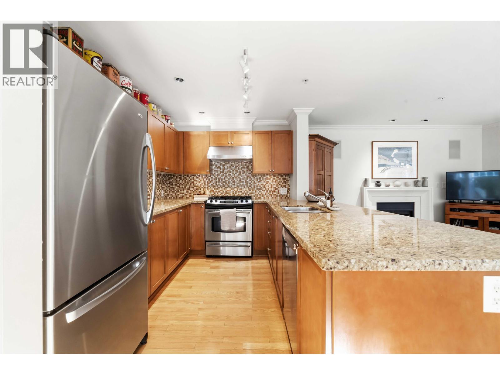 2420 Sasamat Street, Vancouver, British Columbia  V6R 4S8 - Photo 12 - R3096197