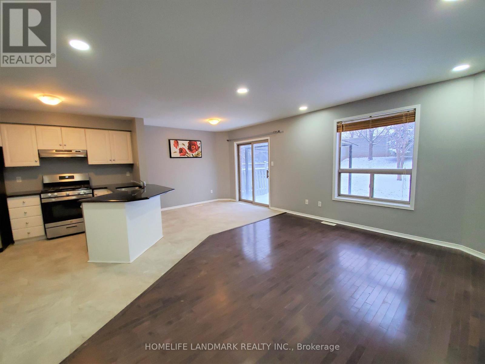 23 Kendrick Court, Hamilton, Ontario  L9G 5A4 - Photo 3 - X12846984