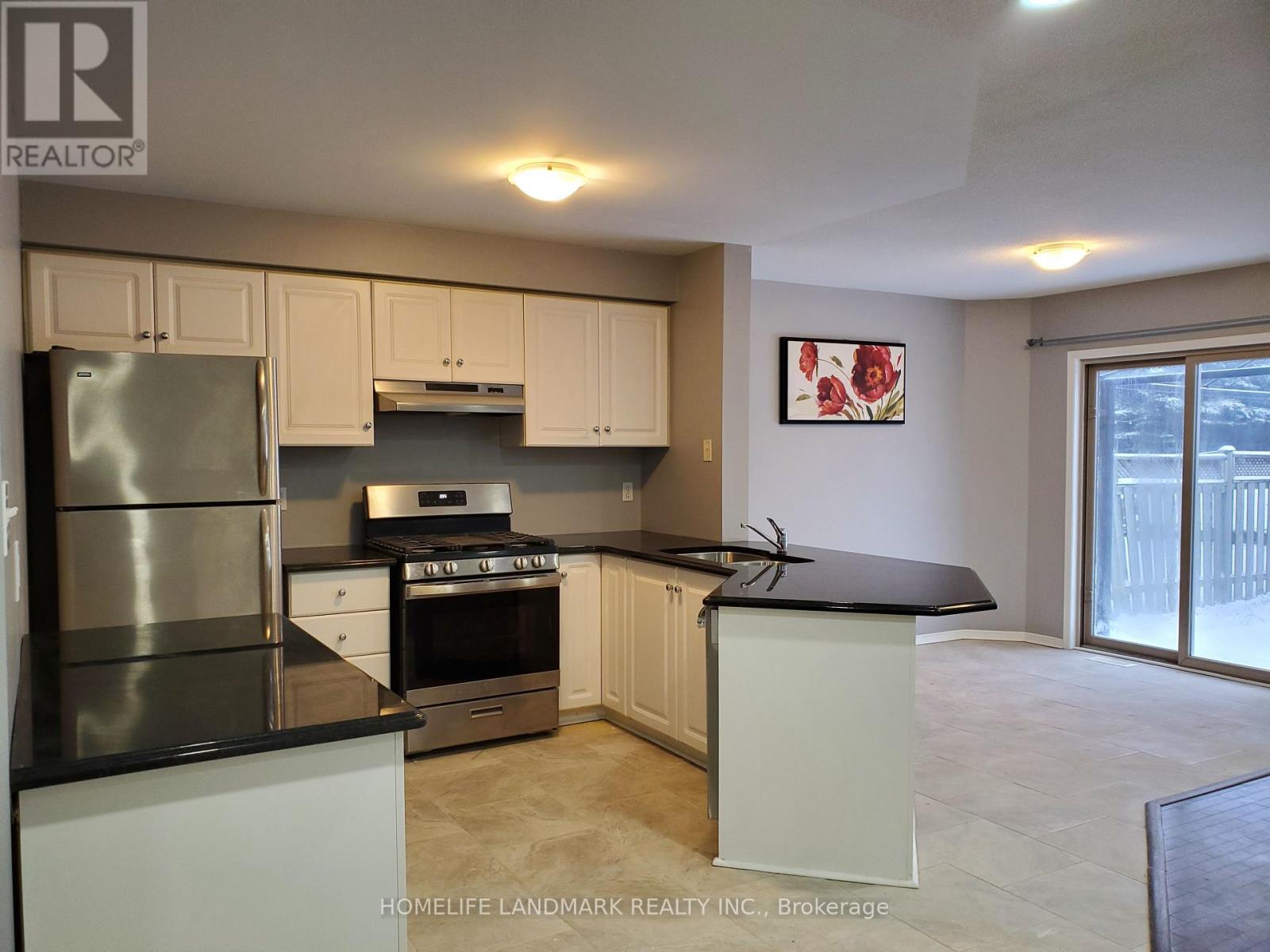 23 Kendrick Court, Hamilton, Ontario  L9G 5A4 - Photo 5 - X12846984