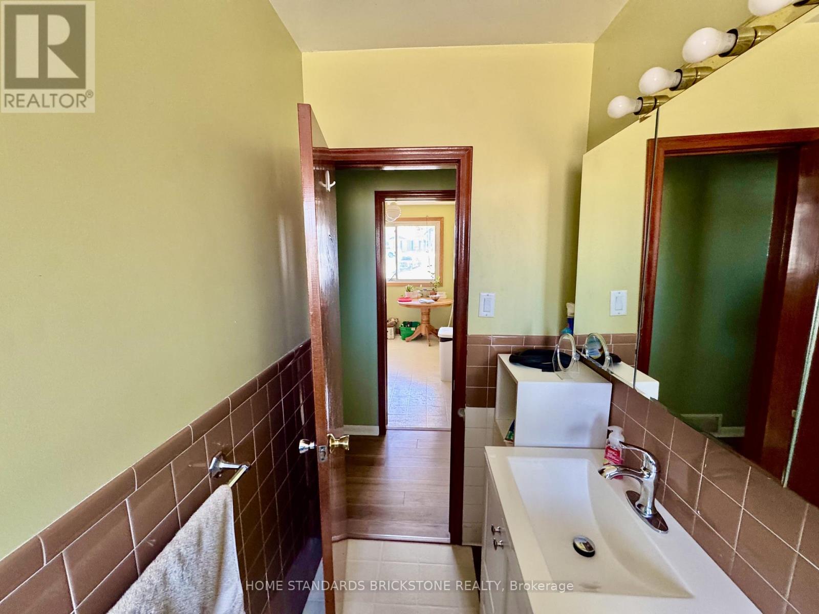 168 St Davids Road, St. Catharines, Ontario  L2T 1R2 - Photo 10 - X12846990