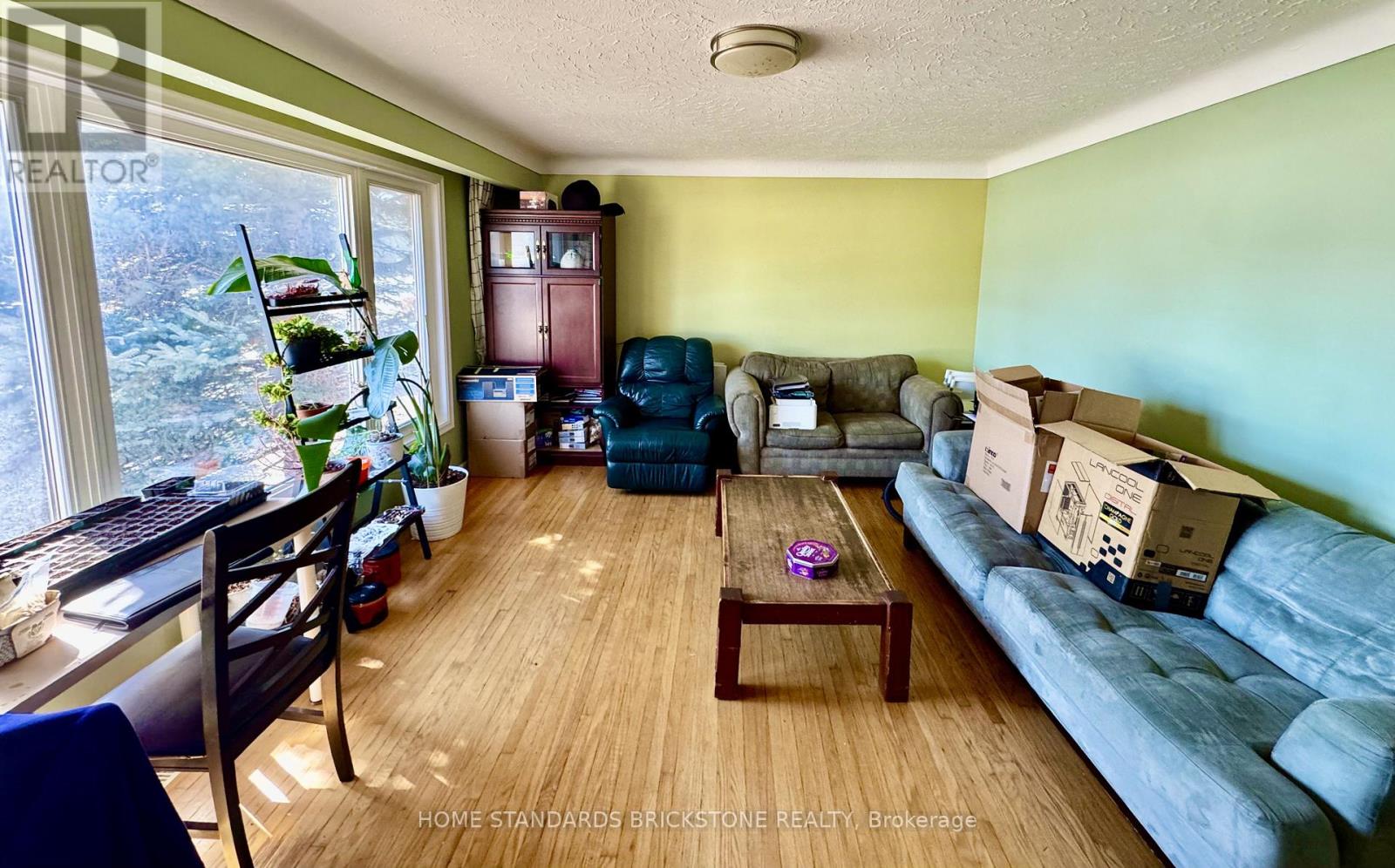 168 St Davids Road, St. Catharines, Ontario  L2T 1R2 - Photo 3 - X12846990