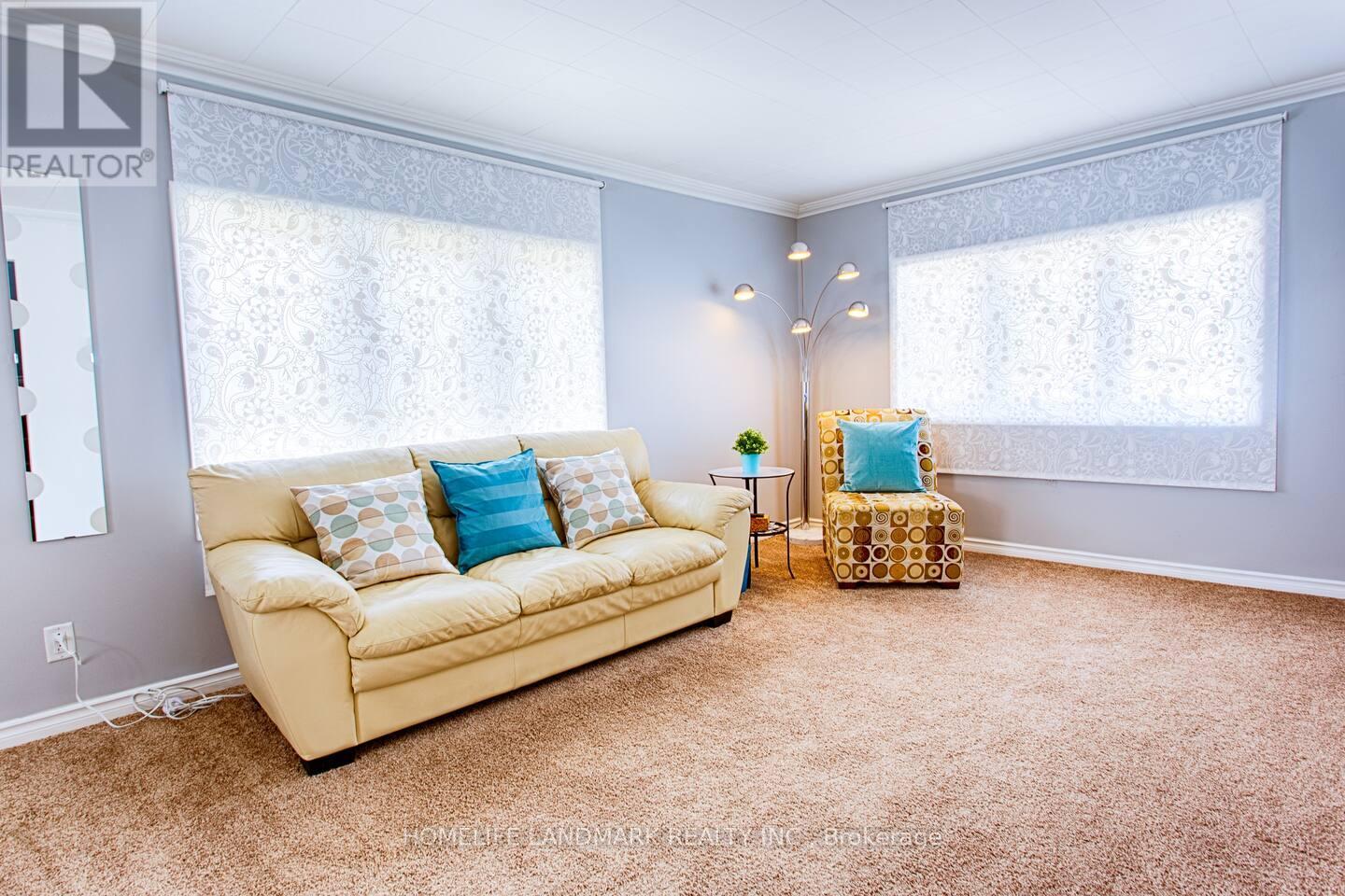 6548 Montrose Road, Niagara Falls, Ontario  L2H 1M2 - Photo 2 - X12846996