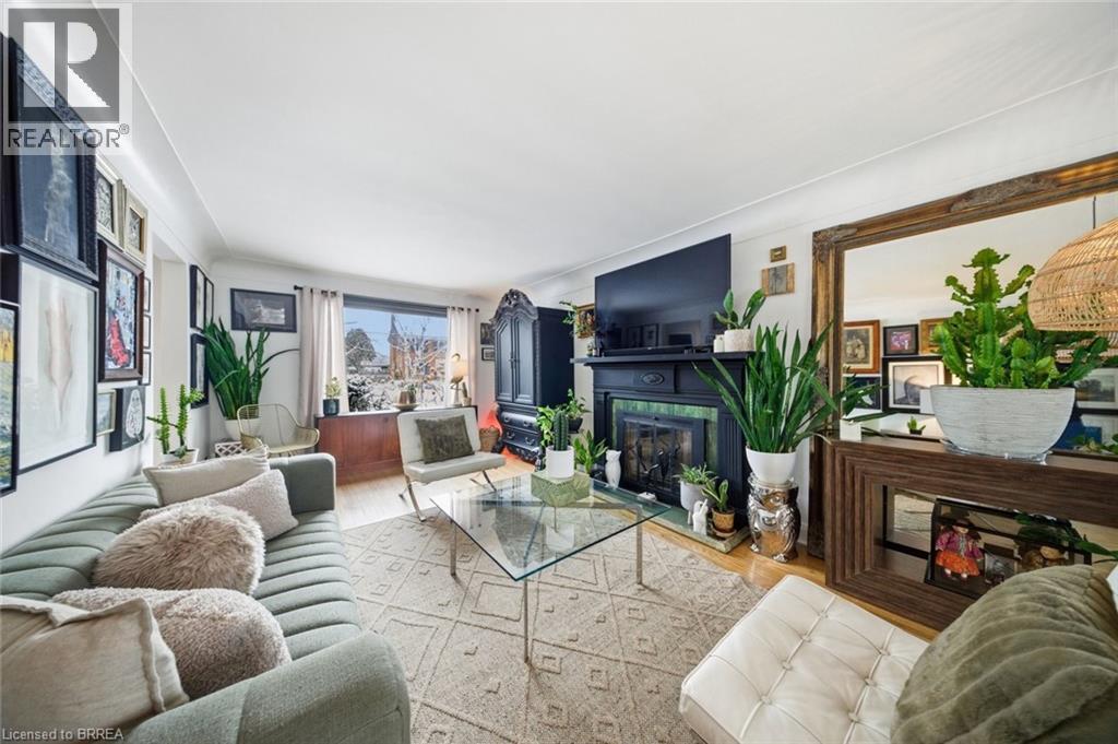 37 Elm Street, Brantford, Ontario  N3R 4T8 - Photo 9 - 40807169