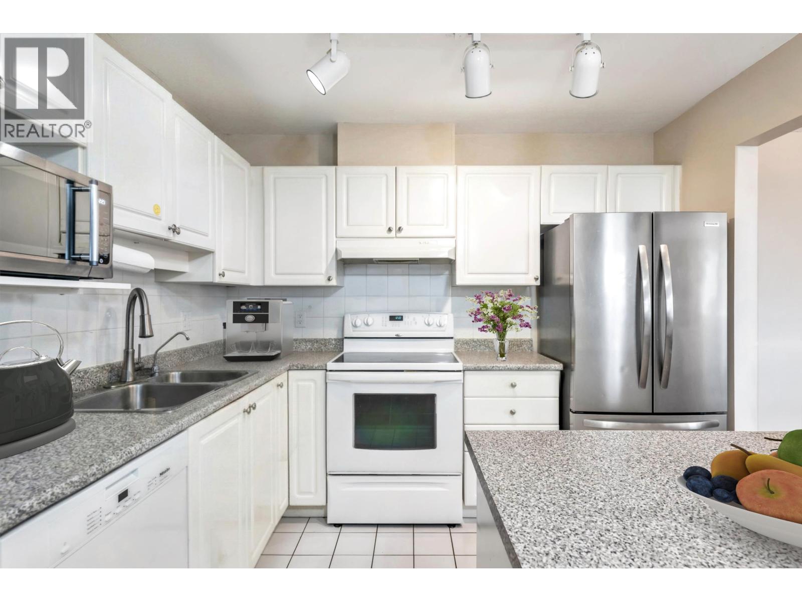 411 2968 Burlington Drive, Coquitlam, British Columbia  V3B 7N4 - Photo 11 - R3095150