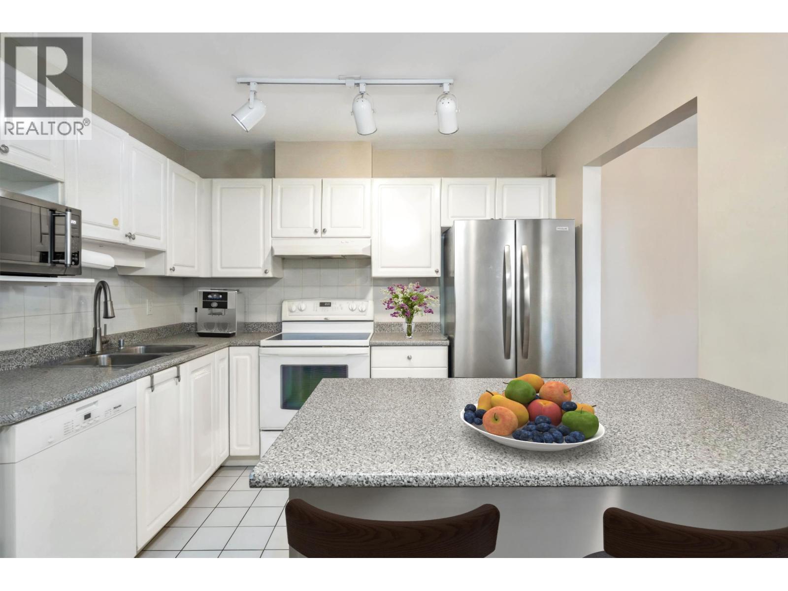 411 2968 Burlington Drive, Coquitlam, British Columbia  V3B 7N4 - Photo 10 - R3095150