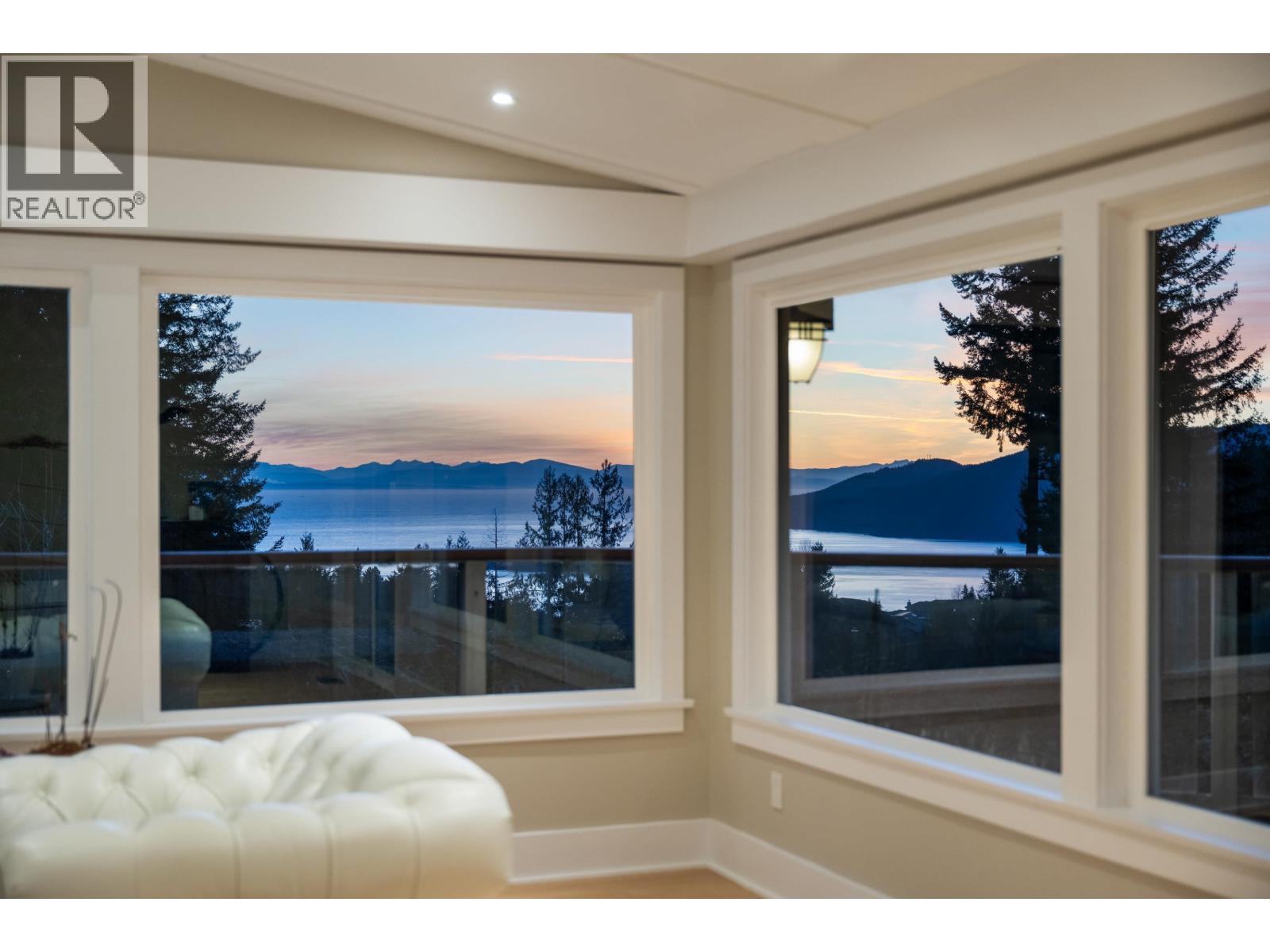 4721 Woodside Place, West Vancouver, British Columbia  V7S 2X5 - Photo 16 - R3095448