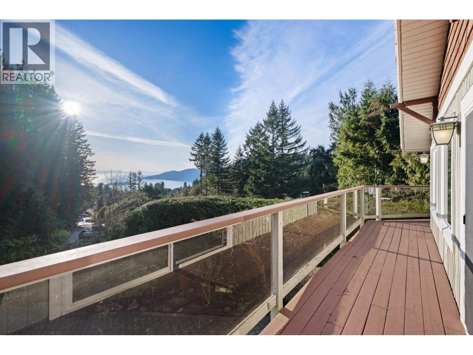 4721 Woodside Place, West Vancouver, British Columbia  V7S 2X5 - Photo 35 - R3095448