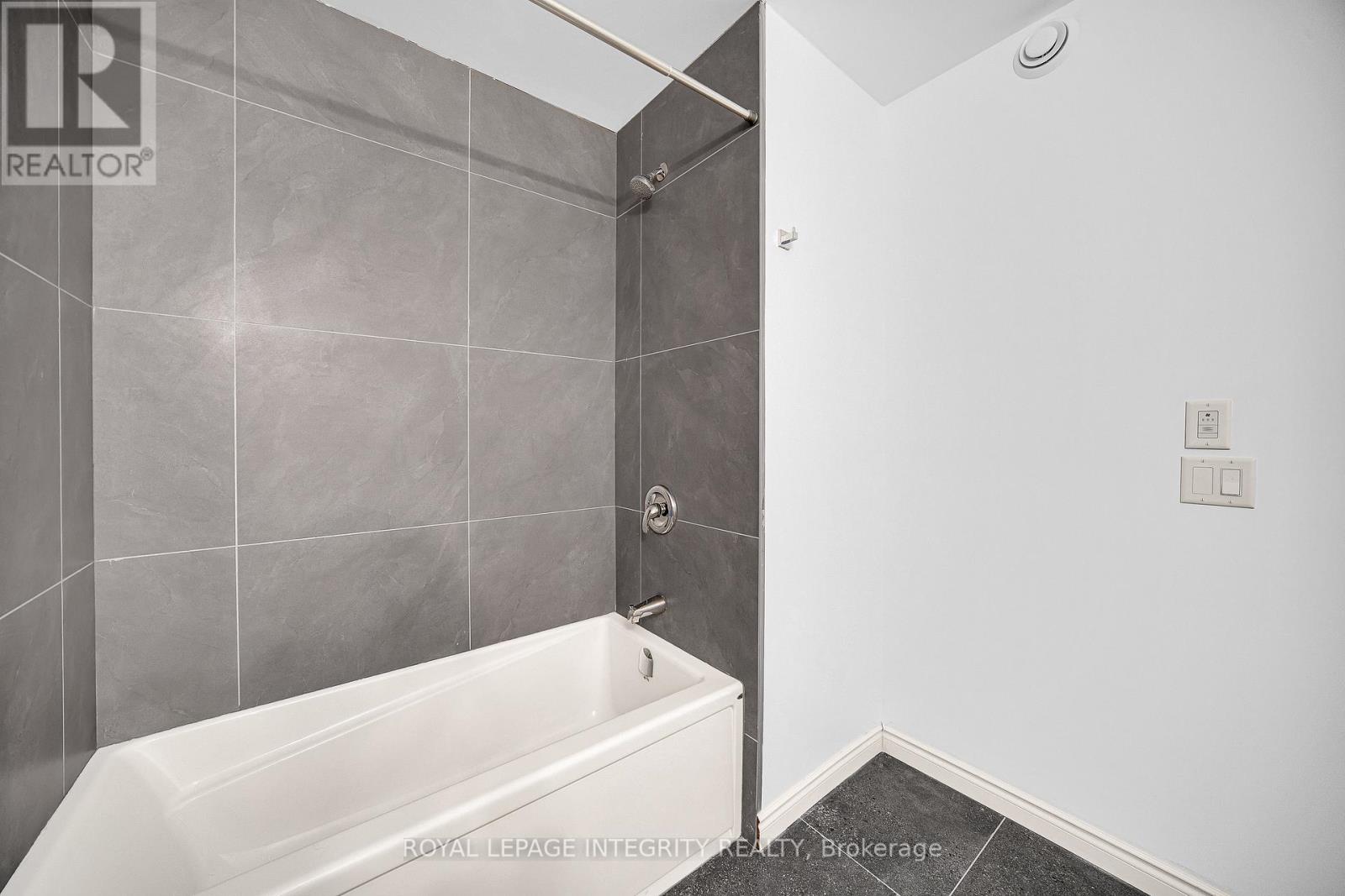 B01 - 135 Sweetland Avenue, Ottawa, Ontario  K1N 7V1 - Photo 18 - X12847022