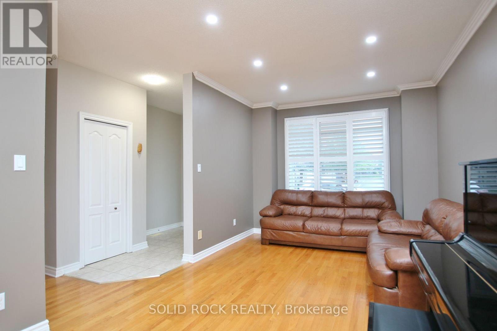 55 Gleeson Way, Ottawa, Ontario  K2J 4Y7 - Photo 2 - X12847028