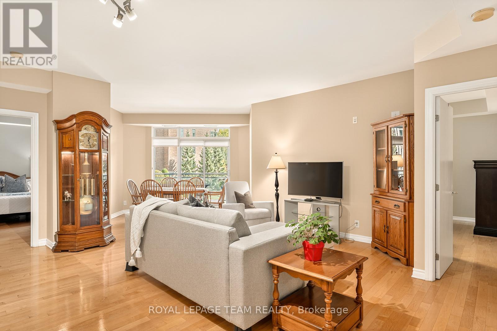 230 - 205 Bolton Street, Ottawa, Ontario  K1N 1K7 - Photo 10 - X12847032