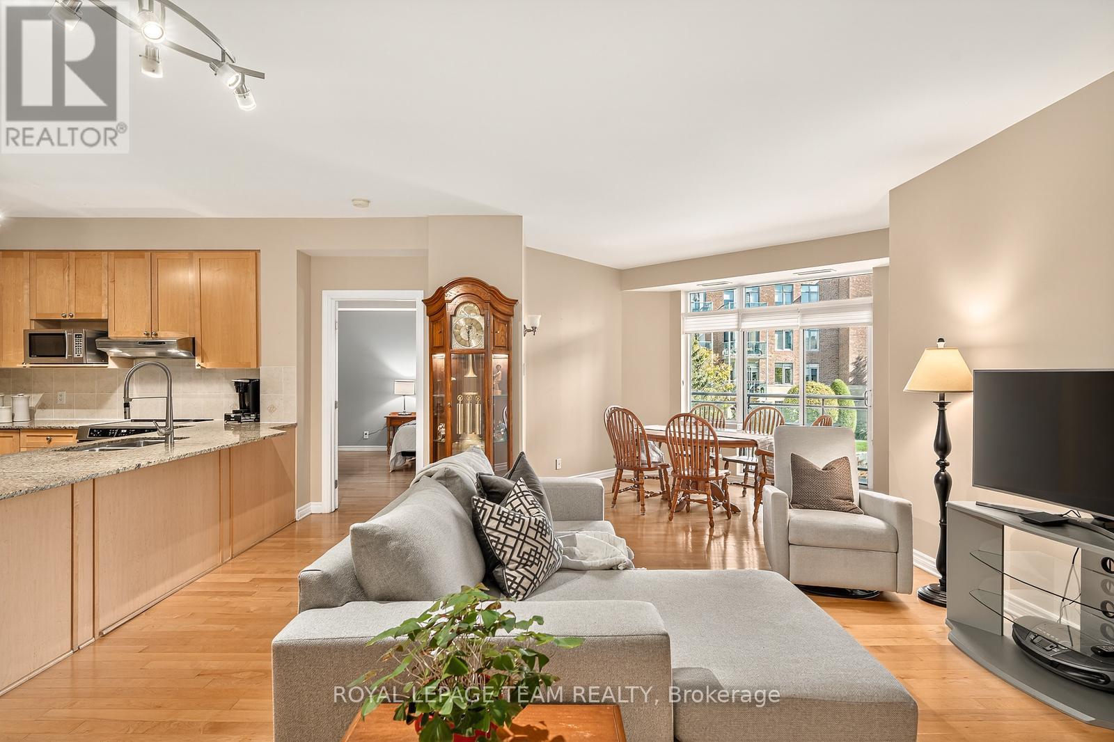 230 - 205 Bolton Street, Ottawa, Ontario  K1N 1K7 - Photo 12 - X12847032