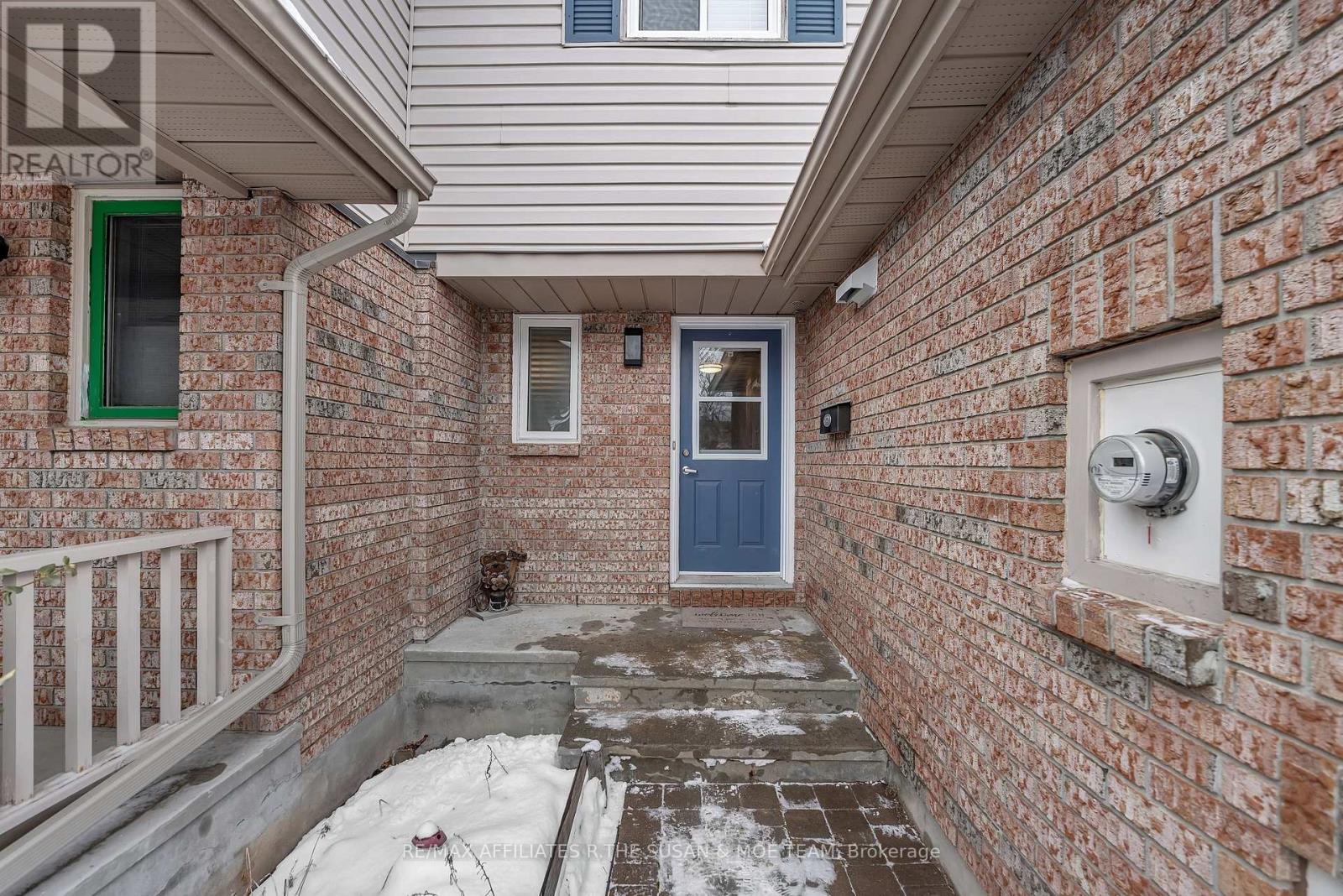 59 Birchbank Crescent, Ottawa, Ontario  K2M 2J9 - Photo 2 - X12847072