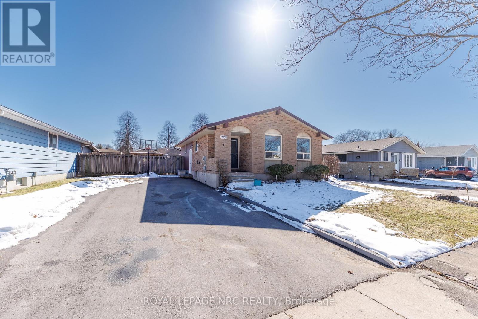7354 NORTH DORSET PLACE, Niagara Falls, Ontario