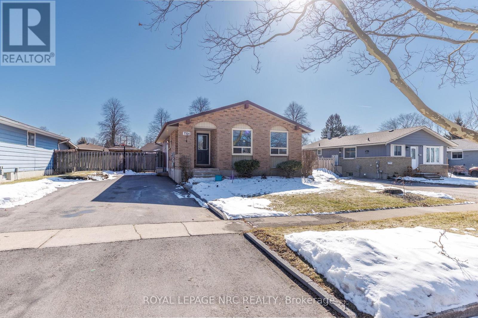 7354 North Dorset Place, Niagara Falls, Ontario  L2J 3T4 - Photo 4 - X12847008