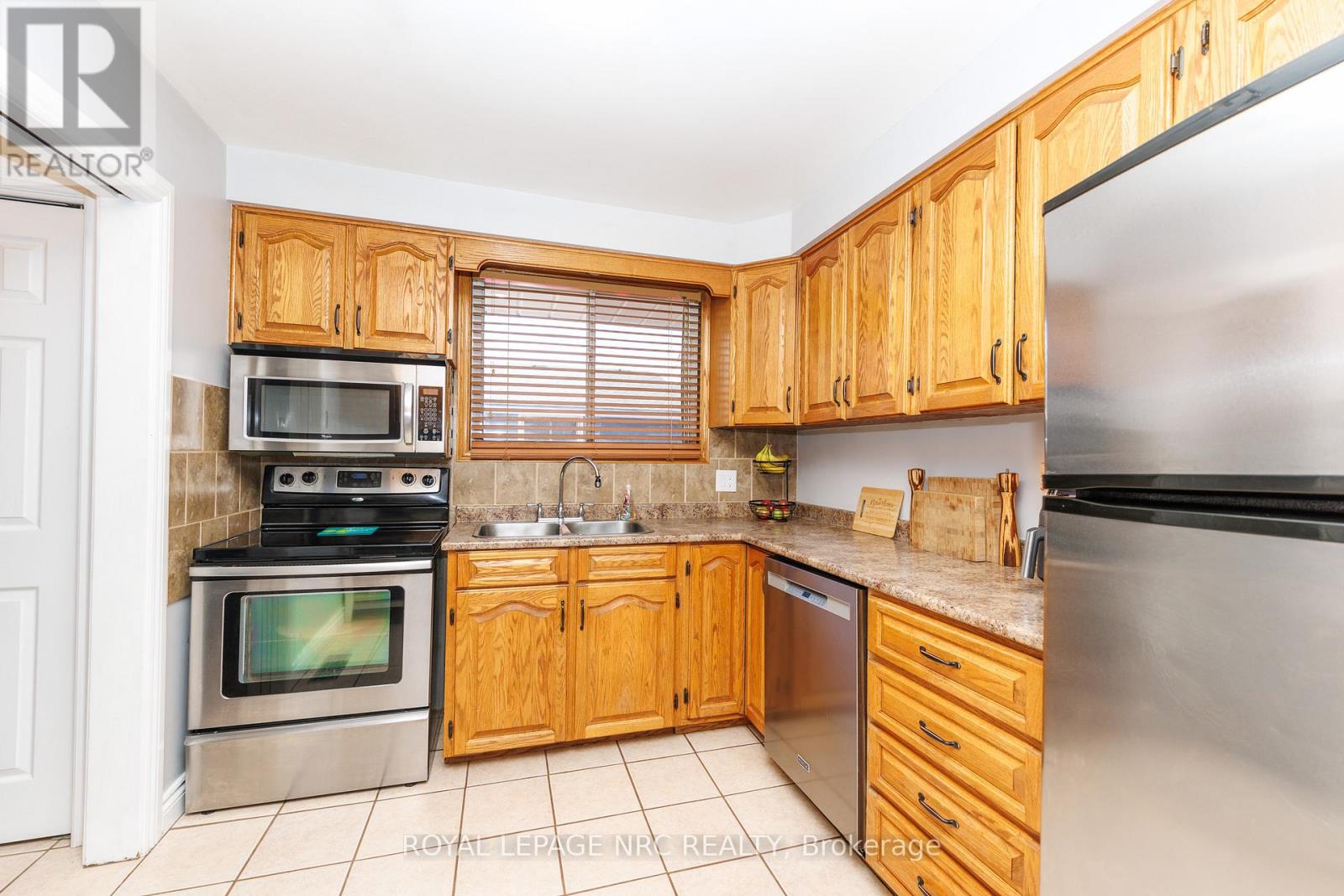 7354 North Dorset Place, Niagara Falls, Ontario  L2J 3T4 - Photo 9 - X12847008