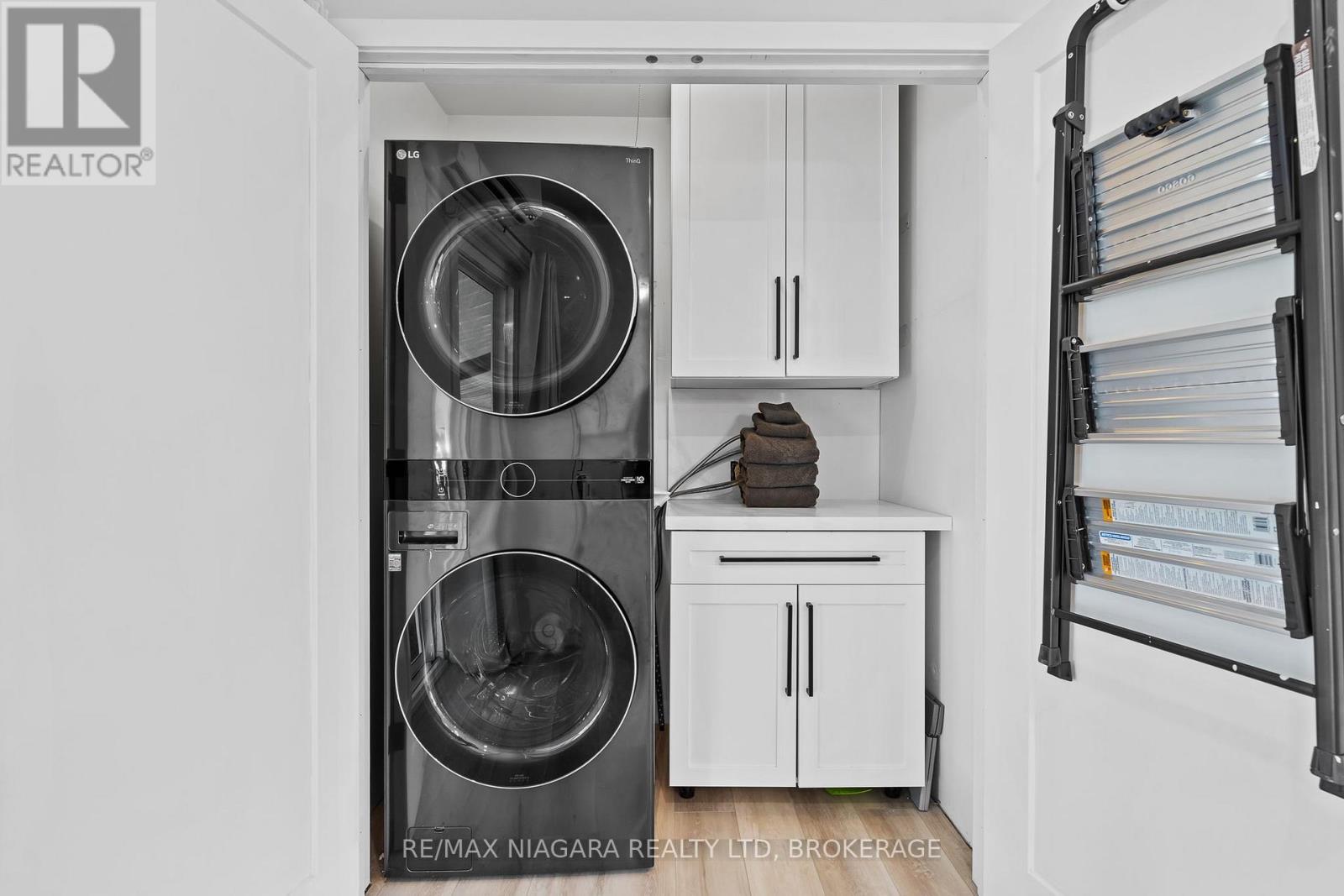 39 Pine Street, Port Colborne, Ontario  L3K 3N6 - Photo 20 - X12847070